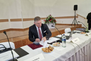 VLÁDA: Výjazdové rokovanie 13. schôdze
