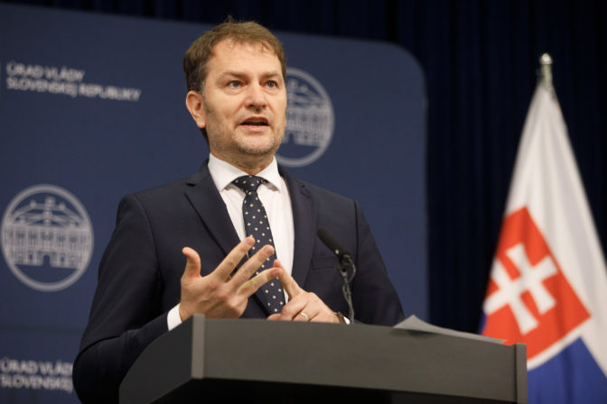 VLÁDA: ¼'udí v štichu nenecháme