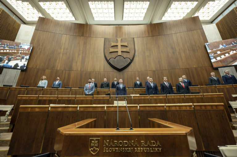 NR SR, parlament
