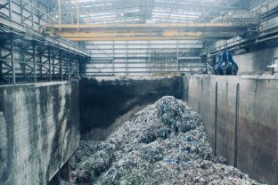 Čínska inovácia: Z keramického odpadu na recyklované tehly