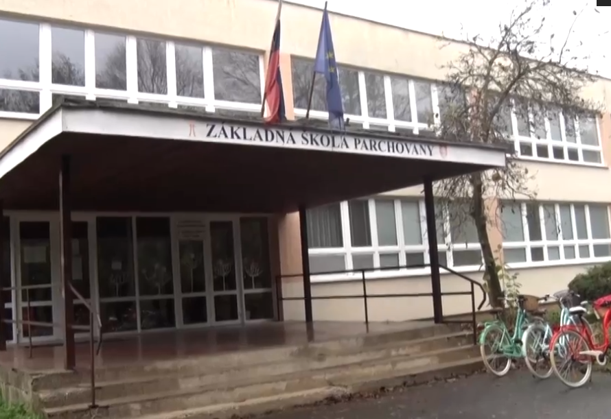 Škola v Parchovanoch
