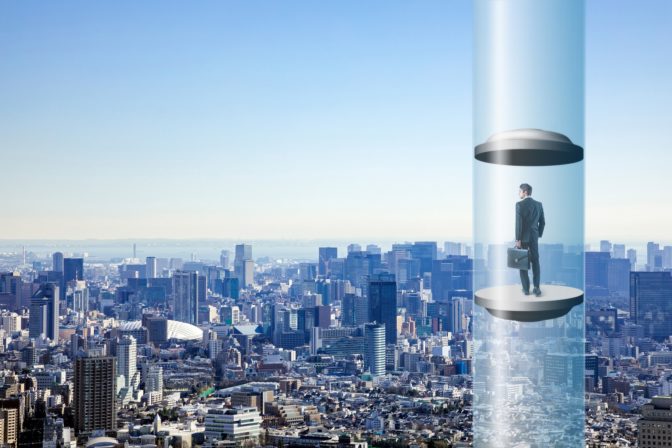 Architekt navrhol vesmírny výťah, ktorý spája oceán s hviezdami