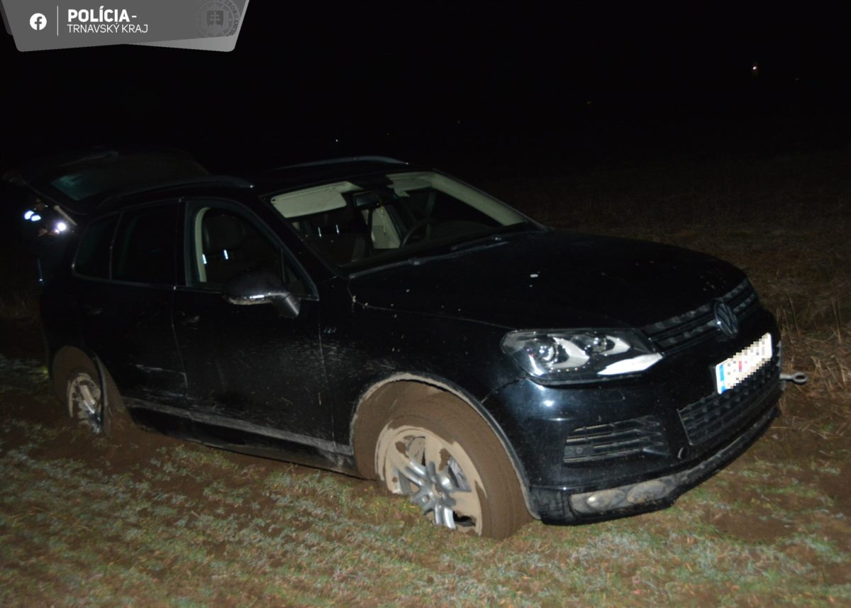 Polícia, krádež auta