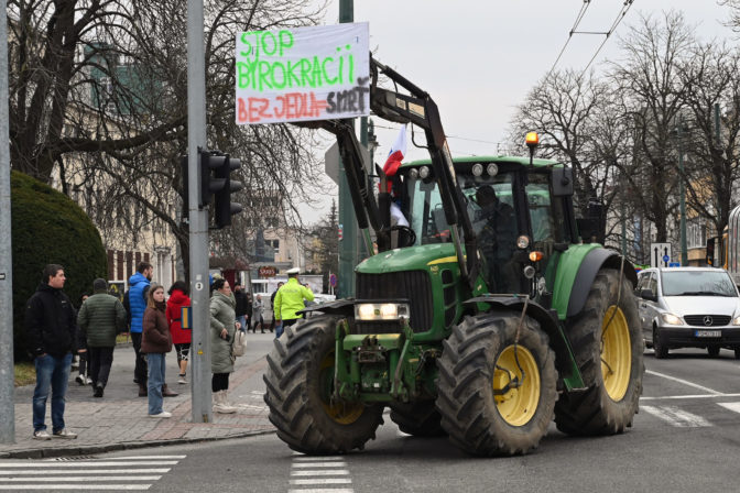 PROTEST: Traktorový protest farmárov v Prešove