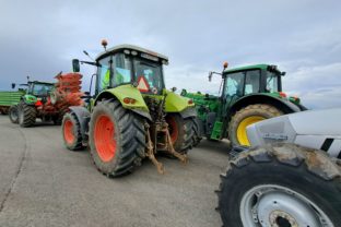 PROTEST: Traktorový protest farmárov v Poprade