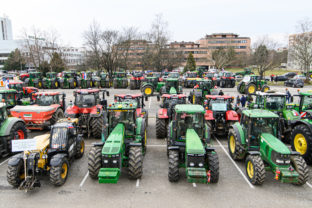 PROTEST: Traktorový protest farmárov v Nitre