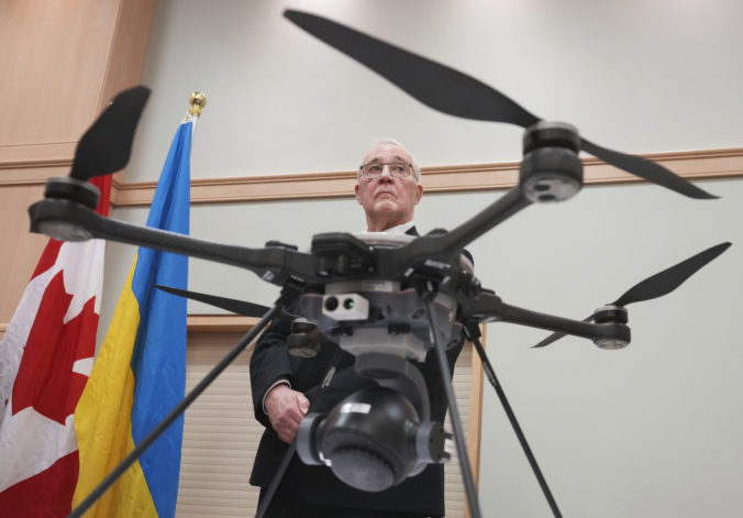 Kanadský minister obrany, dron
