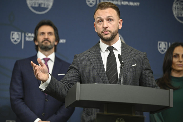 VLÁDA: Rokovanie 14. schôdze vlády