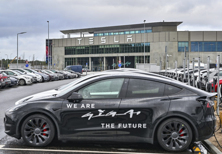 Tesla, elektromobily