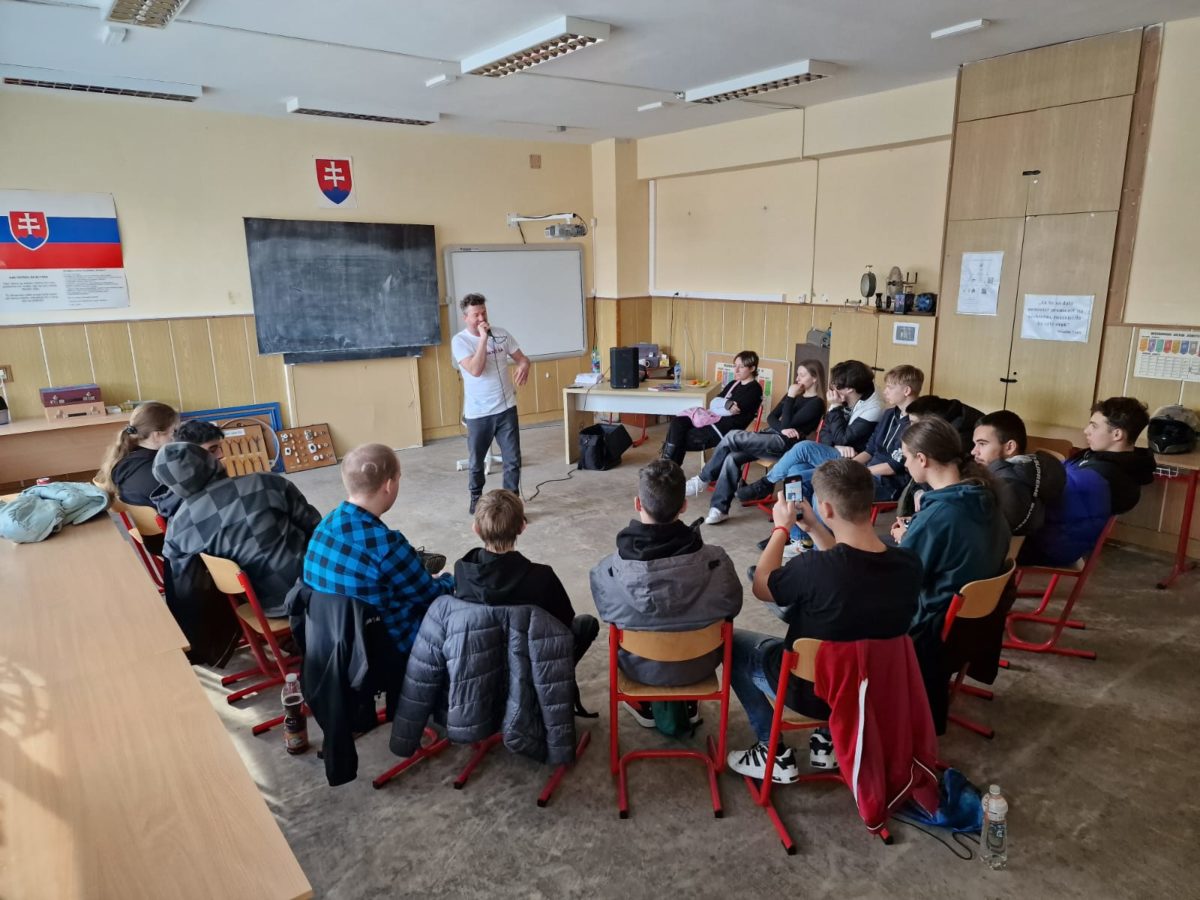 H3knisa tt workshop s raperom lyrikomh.jpeg