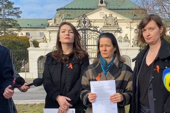 Jurík, Števulová, Plaváková