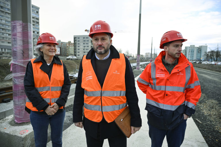 DOPRAVA: Výstavba Petržalskej električky