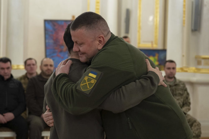 Volodymyr Zelenskyj, Valerij Zalužnyj