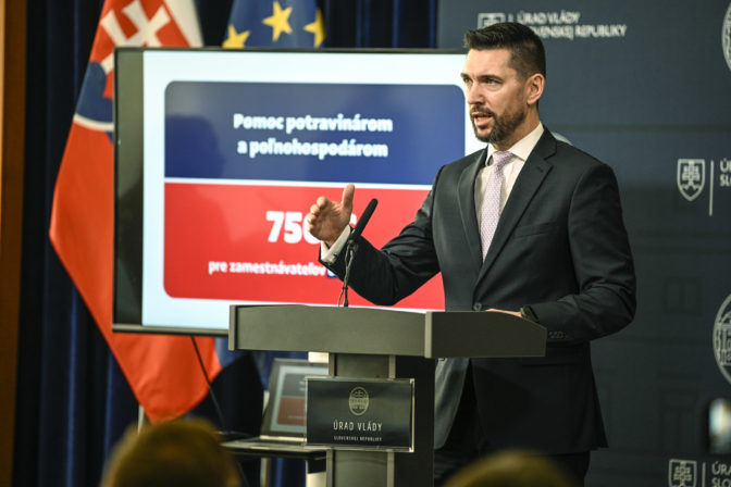 VLÁDA: Rokovanie 11. schôdze