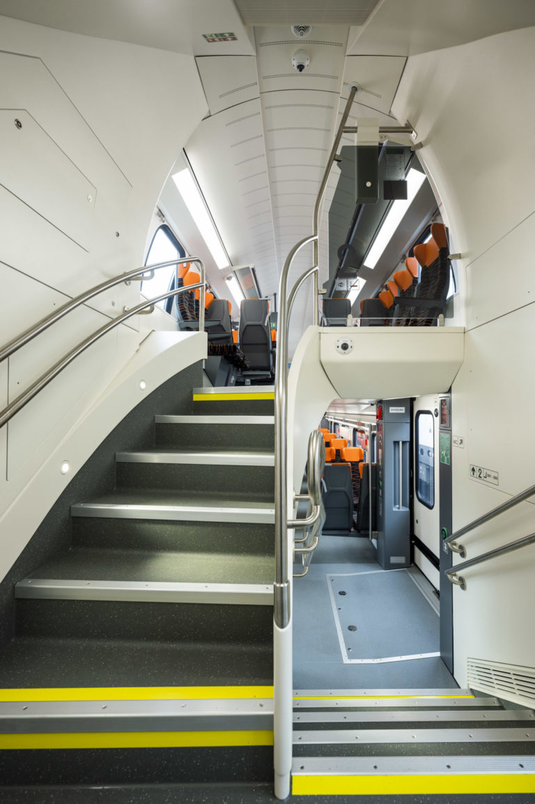 DOPRAVA: Predstavenie vlaku REX 1870 typu KISS