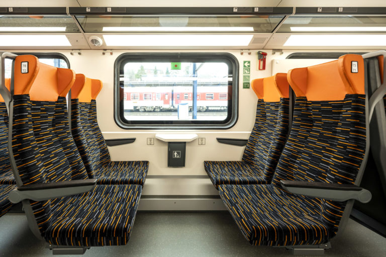 DOPRAVA: Predstavenie vlaku REX 1870 typu KISS