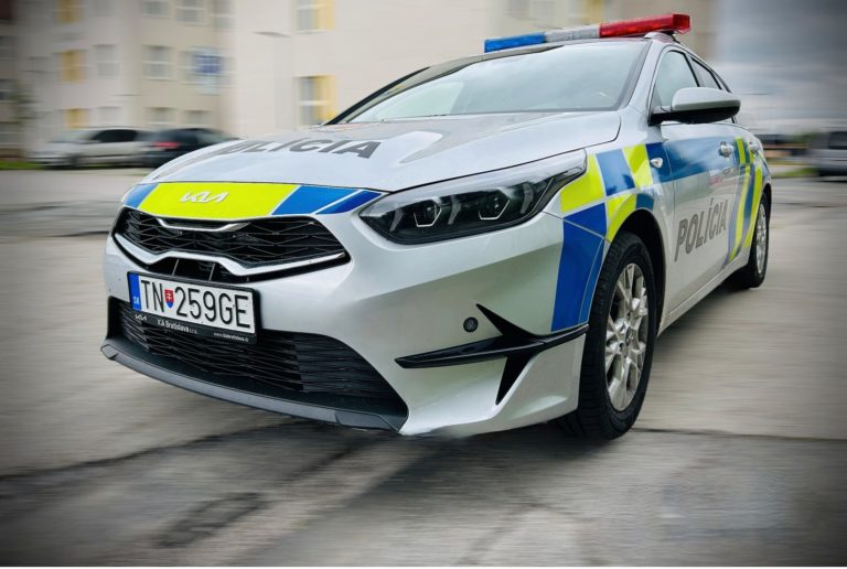 Polícia, policajné auto