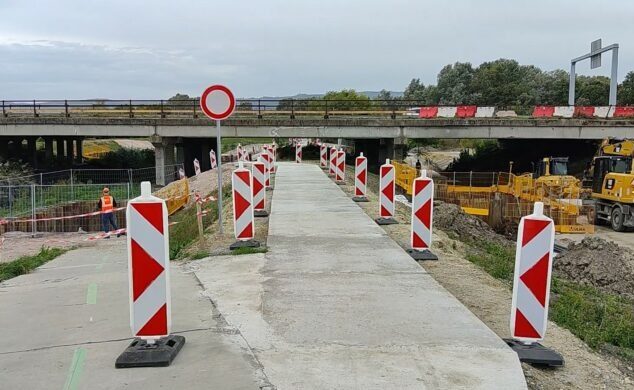 Cyklotrasa Jurava medzi Seneckou cestou a mostom Vajnory.