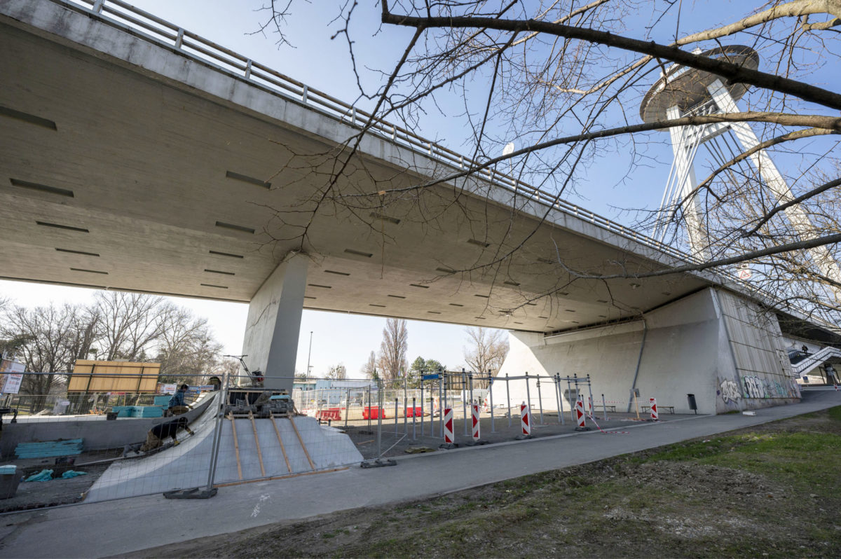 BRATISLAVA: Výstavba skateparku