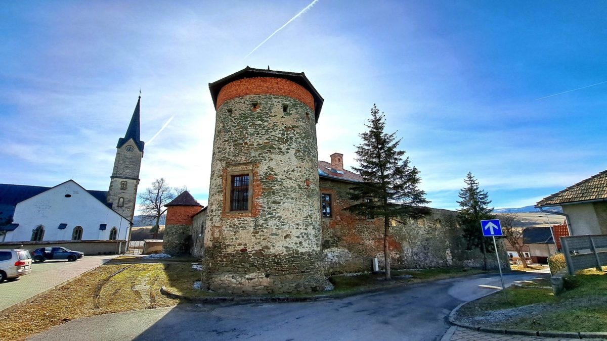 MARKUŠOVCE: Obnova hradu