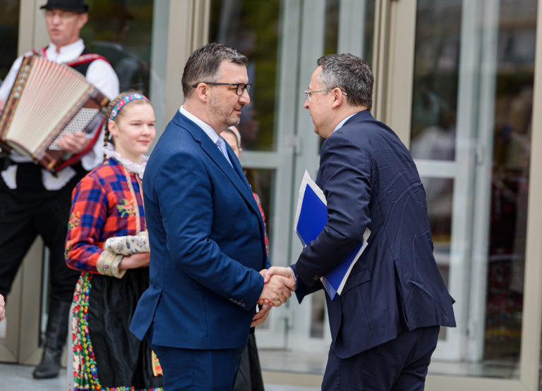 VLÁDA: Výjazdové rokovanie v Galante