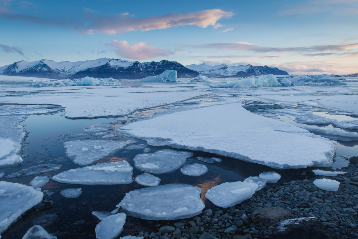 Gentle sunrise in Jokulsaron Lagoon