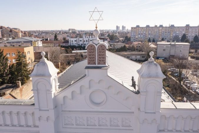 Rekonštrukcia synagógy v Senci