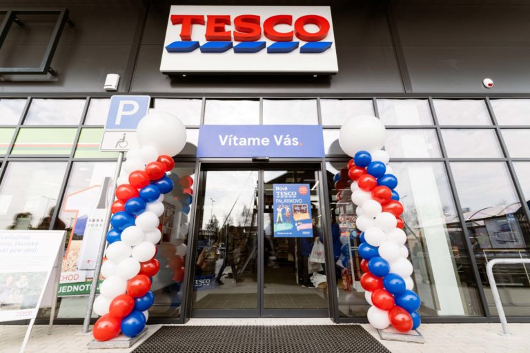 Tesco 001 tesco palarikovo m.jpg