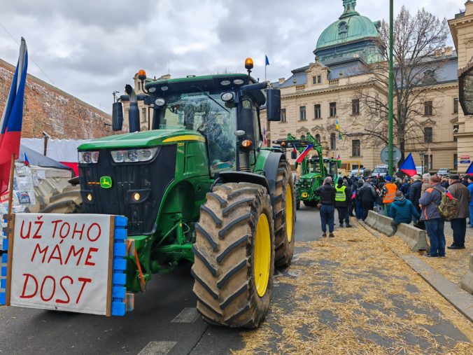 Traktor, protest, praha, poľnohospodári