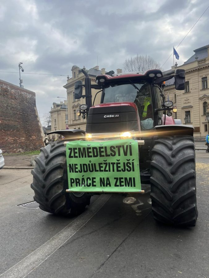 Traktor, protest v prahe, poľnohospodári
