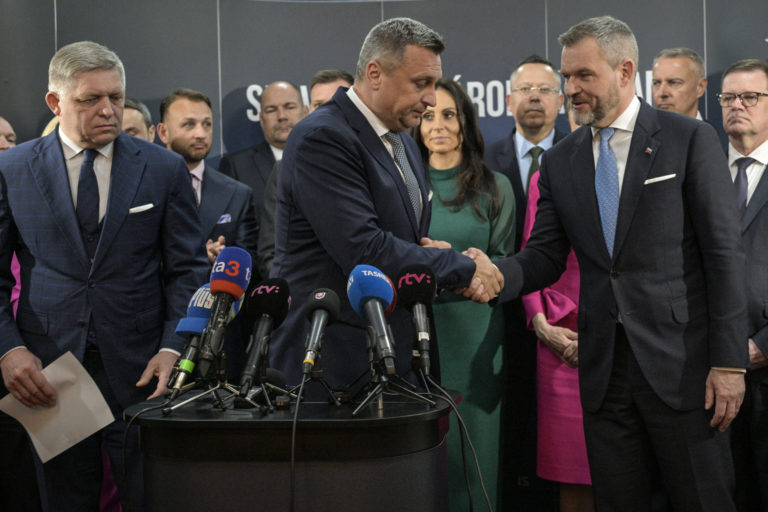 SNS:  Stretnutie koaličných strán