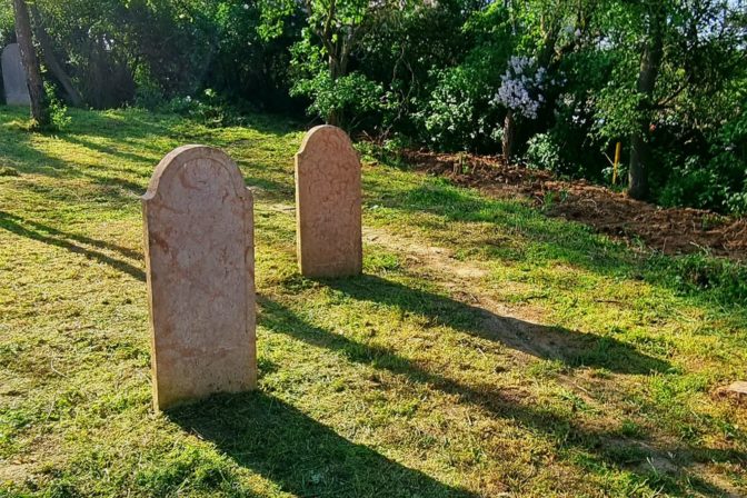 MICHAL NAD ŽITAVOU: Obnova  židovského cintorína