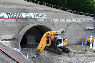DOPRAVA: Slávnostné začatie razenia tunela Okruhliak