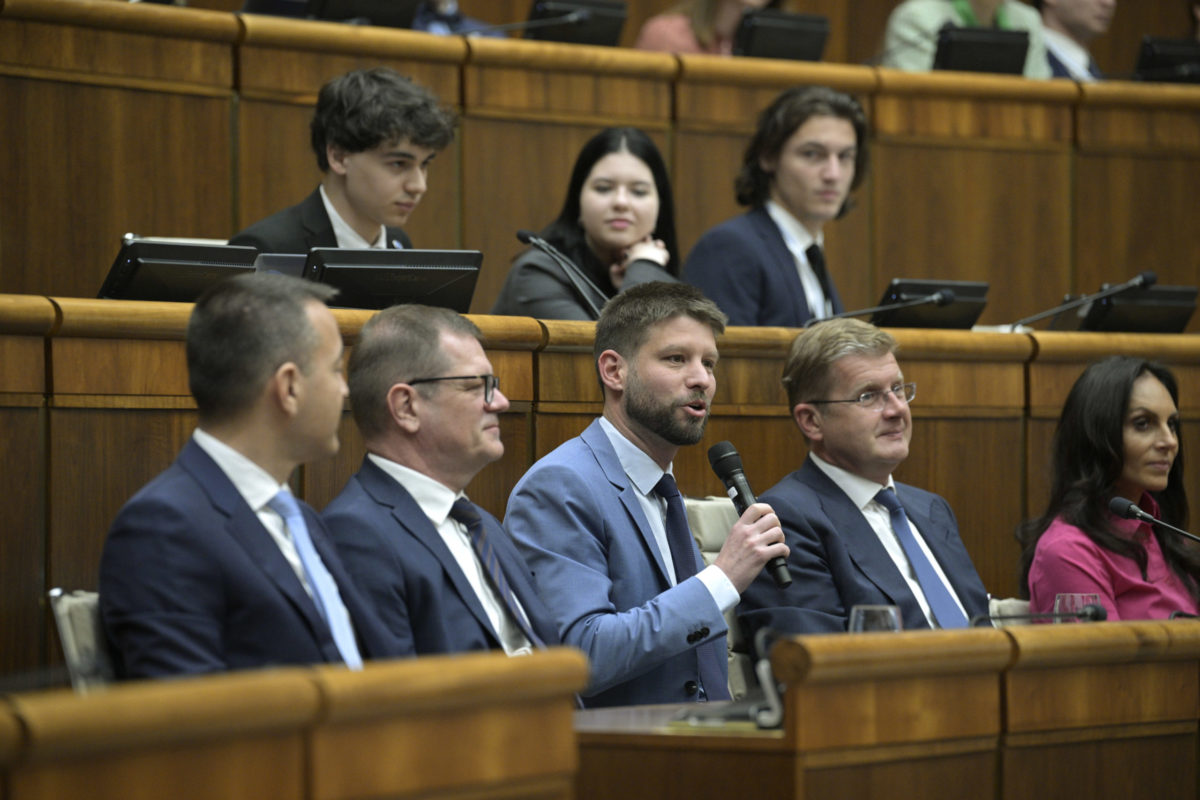 NR SR: Študentská hodina otázok