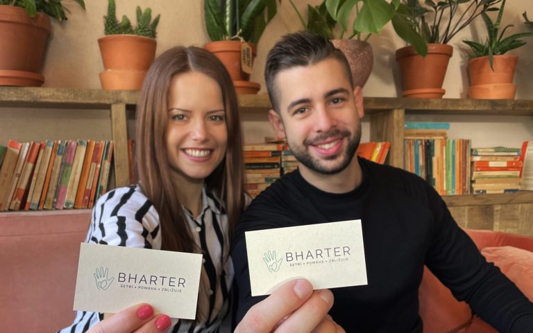 Bharter_spoluzakladatelia lucia a marek_obdlznik.jpg