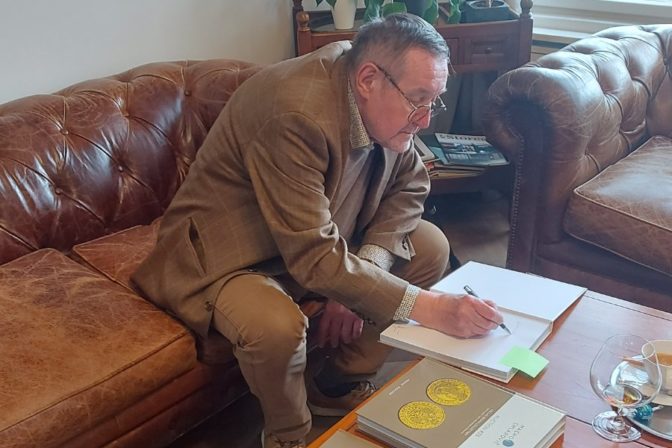 Zberateľ MUDr. Václav Bruna