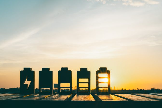 Inovatívne batérie na skladovanie zelenej energie z netradičných materiálov
