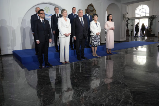 Stretnutie diplomatov G7
