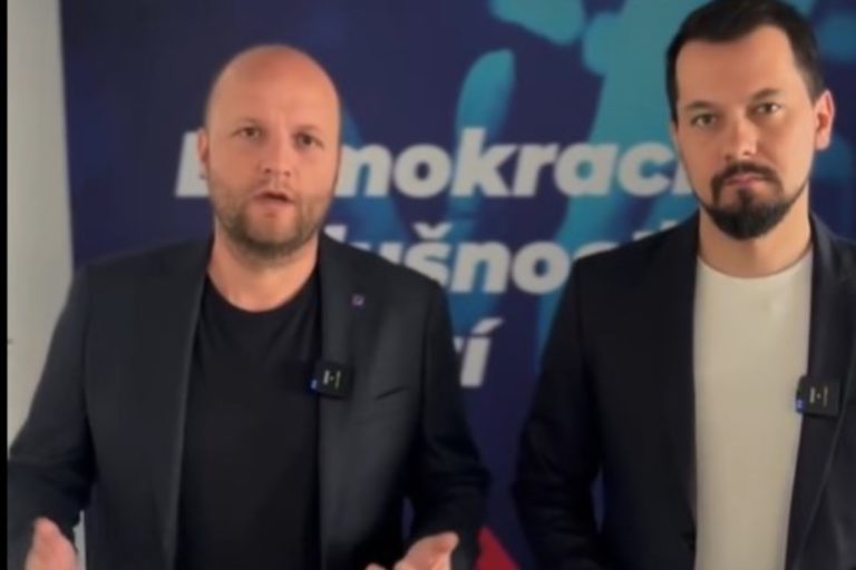 Naď, Šeliga, Demokrati