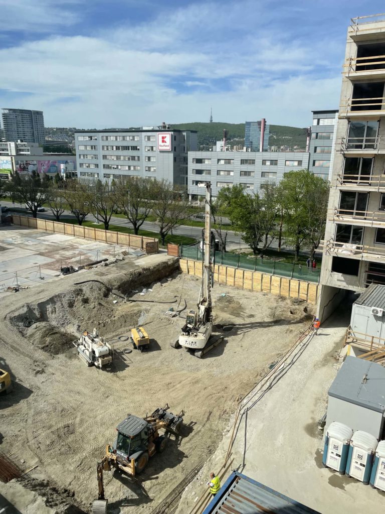 Green atrium T68, výstavba