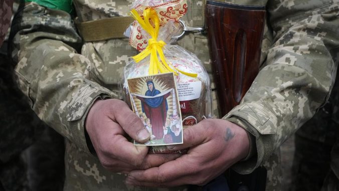 Kyjev očakáva raketové útoky počas pravoslávnej Veľkej noci. Úrady vyzývajú obyvateľov, aby nenavštevovali kostoly