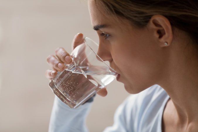 Je pitie teplej vody zdravé? Odborníci tvrdia nasledovné