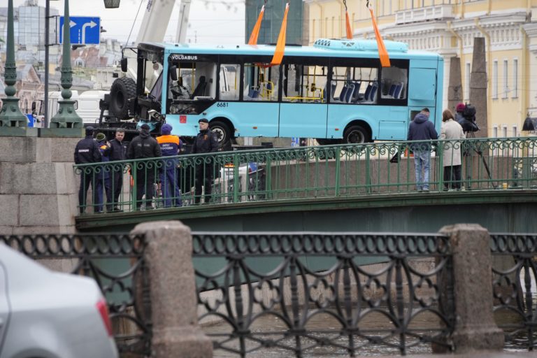 Nehoda autobusu v Petrohrade