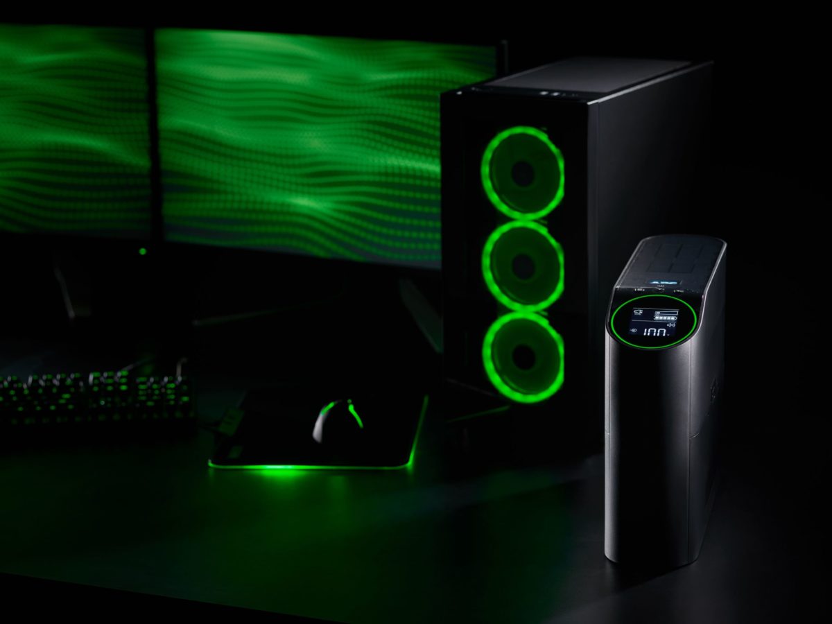 3_schneider electric_apc back ups pro gaming_s.jpg