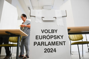 VOĽBY EP: Otvorenie volebných miestností