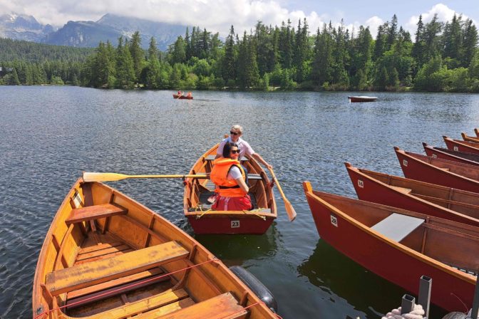 ŠTRBSKÉ PLESO: Letná sezóna a člnkovanie