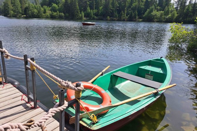 ŠTRBSKÉ PLESO: Letná sezóna a člnkovanie