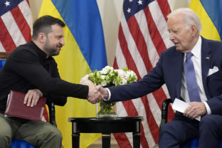 Joe BidenVolodymyr Zelenskyy