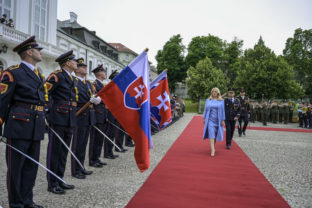 PREZIDENT: Záverečná prehliadka Čestnej stráže