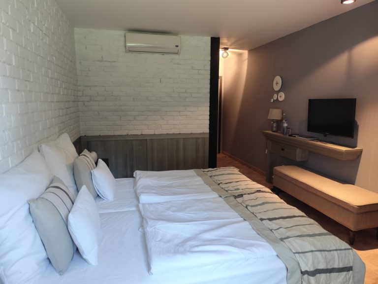 Hotel Guest House pri kaštieli Château Rúbaň.